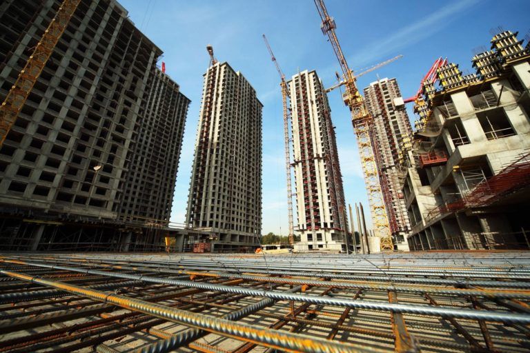 El gobernador del banco de España asegura que no hay "burbuja inmobiliaria"